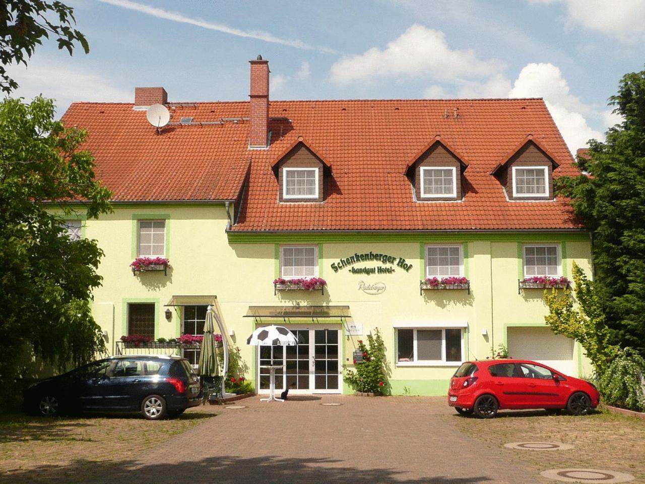 Land-Gut-Hotel Schenkenberger Hof Delitzsch Exterior photo